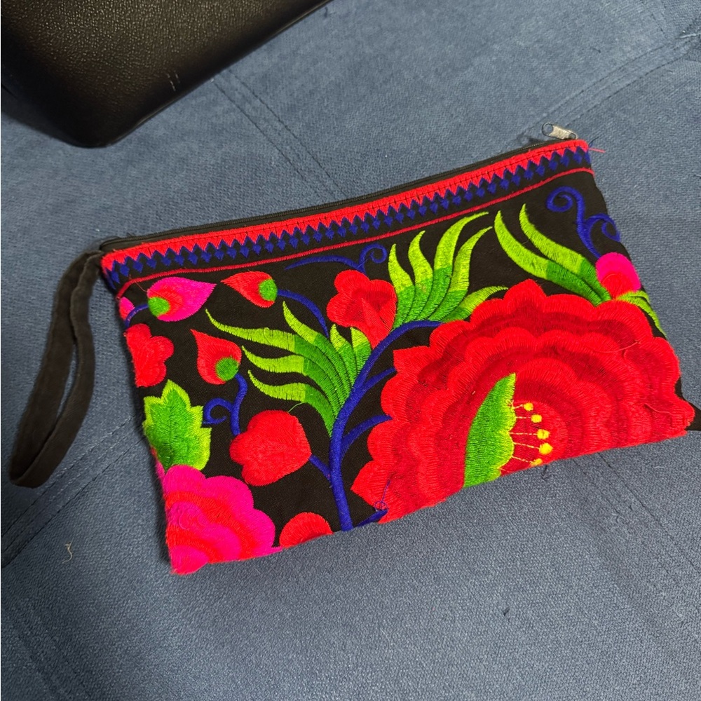 Floral Embroidered Clutch